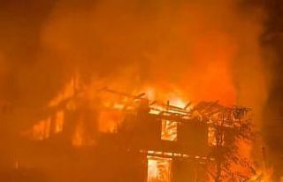 Kastamonu’da alevlere teslim olan ev kullanılamaz...