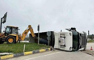 Kastamonu’da demir yüklü tır devrildi: 1 yaralı