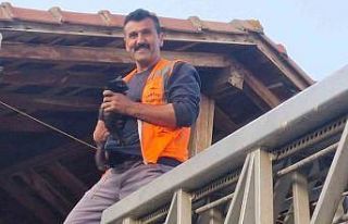 Kastamonu’da evin çatısında mahsur kalan kediyi...