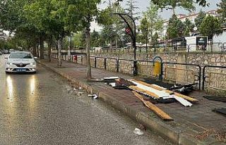 Kastamonu’da fırtına, elektrik tellerini kopardı,...