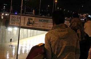 Kayseri’de sağanak hayatı felç etti