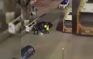 Kaza yapan alkollü sürücü kendini araca kilitledi