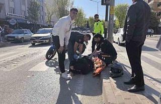Kazaya yapan motosikletteki 2 kişi yaralandı
