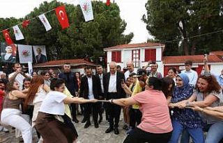 Kepez’de anneler yarıştı, çocuklar izledi