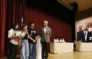 Kepez’de gençler fikirleriyle yarıştı