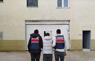 Kesinleşmiş 12 yıl cezayla aranan uyuşturucu taciri...