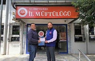 Kitap gelirini Filistin’e bağışladı