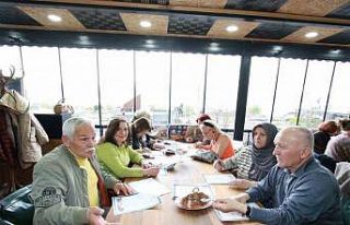 Koca çınarlar şiir dinletisinde buluştu