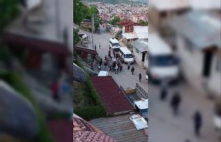 Kocaeli’deki iki grubun kavgasında tuğlalar havada...