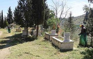 Koçarlı’da Kurban Bayramı öncesi mezarlıklarda...