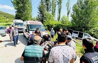 Kontrolden çıkan araç şarampole devrildi: 2 yaralı