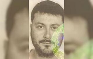 Konyaaltı sahilinde 47 yaşındaki eczacının cansız...