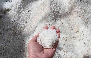 Konya’da dolu yağışı, yol ve açık alanlar...