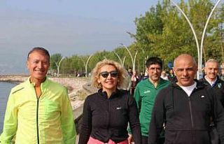 Körfezliler sağlıklı yaşam için yürüdü