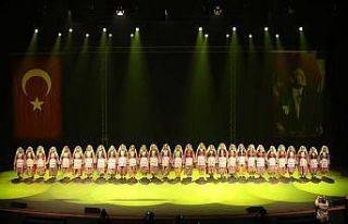 Küçükçekmece Belediyesi Halk Dansları topluluğu,...