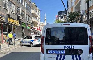 Küçükçekmece’de fenalaşıp yola yığılan...