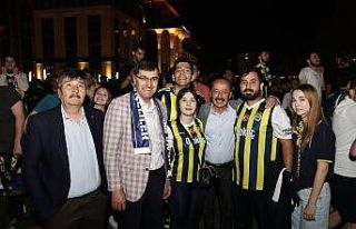 Kütahyalılar, EuroLeague final heyecanını belediye...