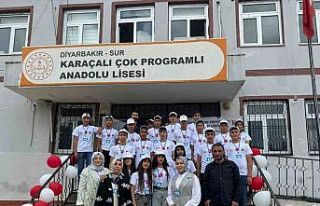 Lise öğrencileri bilimsel çalışmalarını sergiledi