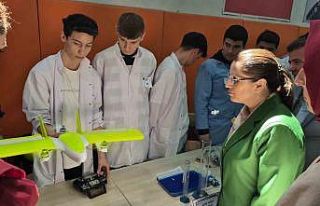 Lise öğrencileri elektrikli gokart ürettiler
