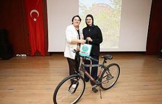 Liseler arası fotoğraf yarışmasında ödüller...