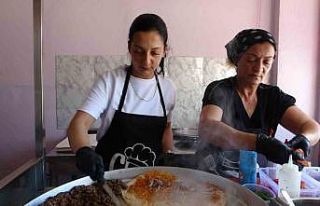 Malatya’nın tek kadın tantuni ustası azmiyle...