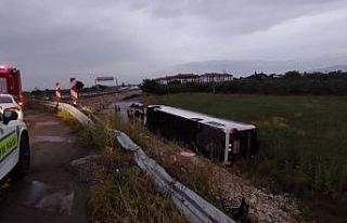 Manisa’da yolcu otobüsü şarampole yuvarlandı:...