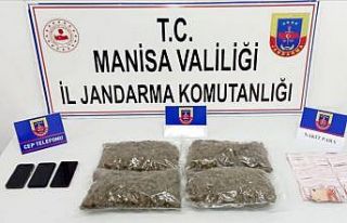 Manisa’ya uyuşturucu getirirken yakalandılar