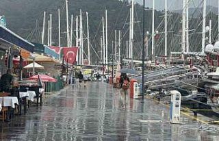 Marmaris baharı yağmurla uğurluyor
