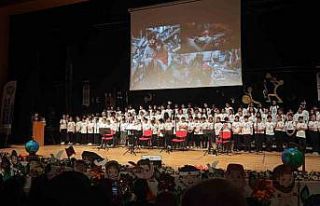 Meclisin 105 yaşında 105 çocuktan beğenilen konser