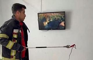 Mersin’de 2 gün önce eve giren yılanı itfaiye...