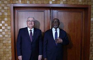 Milli Savunma Bakanı Güler Kamerun’da