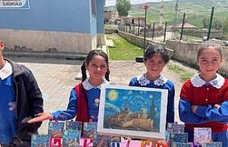 Minik eller sanatla buluştu