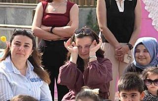 Miniklerden duygusal Anneler Günü kutlaması