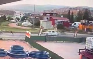 Motosiklet savruldu, sürücü ağır yaralandı:...