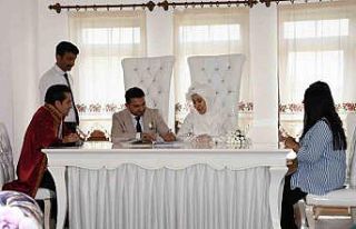 Nikah dairesinde 25.05.2025 yoğunluğu