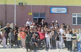 Öğrenciler engelli bireylerle empati köprüsü...
