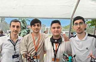 Öğrencilerden yerli yazılımlı İHA