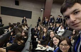 Öğrencilerin yasa teklifi oy birliğiyle kabul edildi