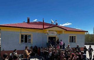 Öğretmenlerden müzikli dokunuş