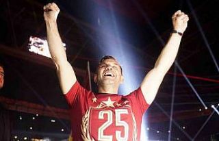 Okan Buruk üst üste 3, toplamda 4. kez şampiyon...