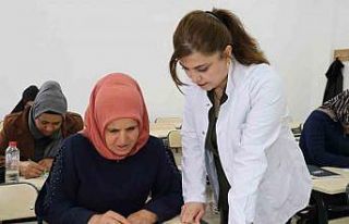 Okuma yazma kursları ile geleceğe güvenle bakıyorlar