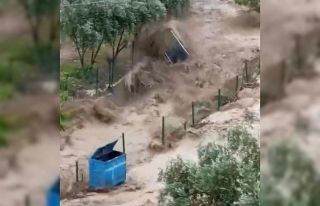 Osmaniye’de onlarca araç sel sularına kapıldı