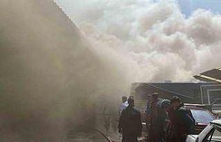 Oto kilit dükkanında çıkan yangında göz gözü...