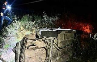 Otomobil şarampole yuvarlandı: 2 yaralı