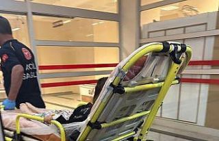 Otomobilden düşen çocuk yaralandı