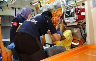 Otomobile çarpıp ’kimseye bir şey oldu mu’...