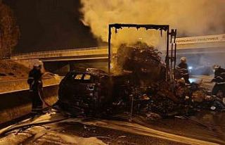 Otoyolda facianın eşiğinden dönüldü: Tıra çarpan...