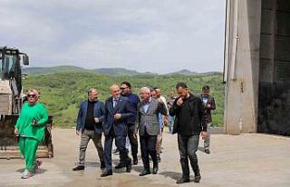 Özlü hayvan konukevi ve katı atık tesisini inceledi