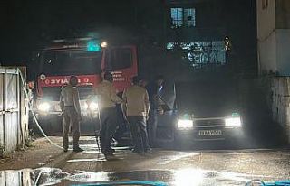 Park halindeki otomobil alev aldı