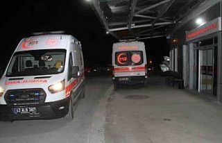 Parkta gençler arasında çıkan bıçaklı kavgada...